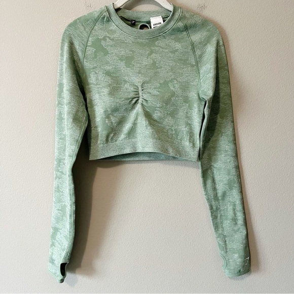 Gymshark Tops - Gymshark Women’s Light Green Camo Print Long Sleeve Crop Workout Top Sz Medium
